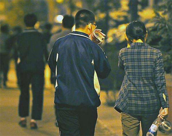 陪读2.jpg 陪读2.jpg