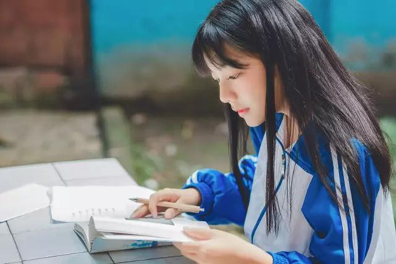 那些学起来毫不费力，成绩却好到逆天的同学到底怎么学习的？