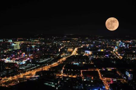 中秋赏月不要只会说“哇好圆”，这些诗词值得背下来！